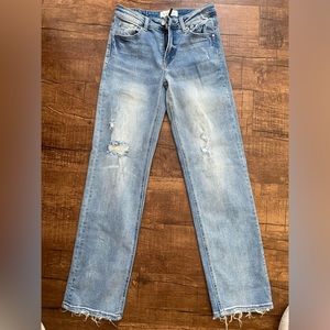 Size 7/28 Risen Jeans